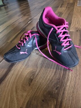 Puma Black Sneakers with Pink Accents - Women's Athletic Shoes
